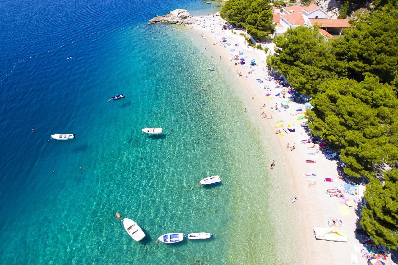Apartments With A Parking Space Brela, Makarska - 16603 ภายนอก รูปภาพ