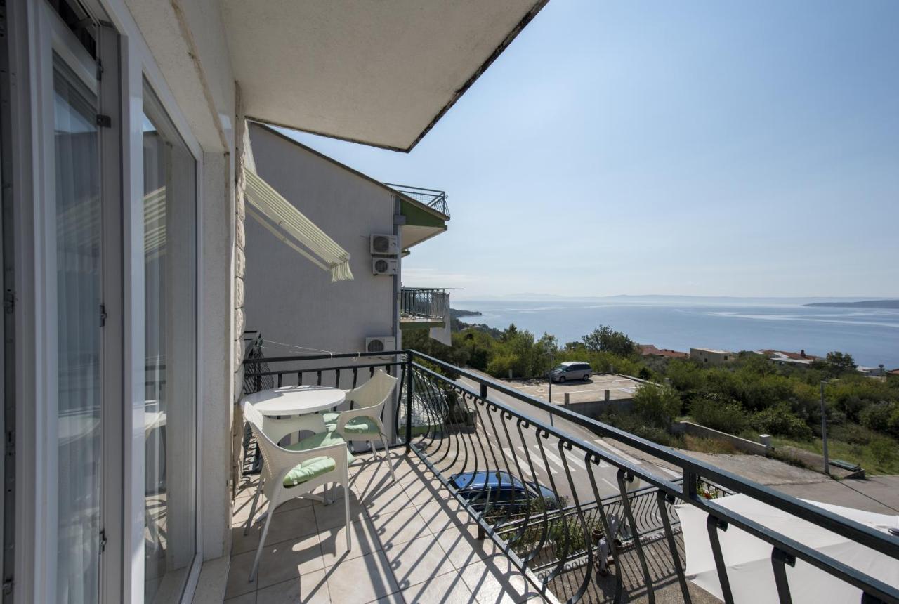 Apartments With A Parking Space Brela, Makarska - 16603 ภายนอก รูปภาพ