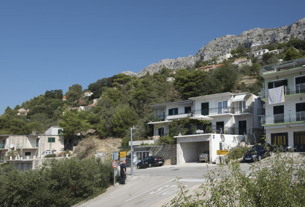Apartments With A Parking Space Brela, Makarska - 16603 ภายนอก รูปภาพ