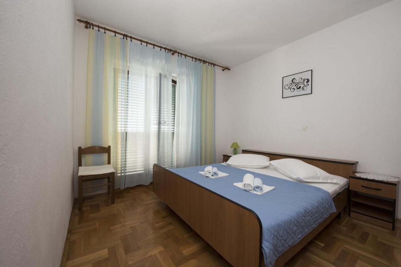 Apartments With A Parking Space Brela, Makarska - 16603 ภายนอก รูปภาพ