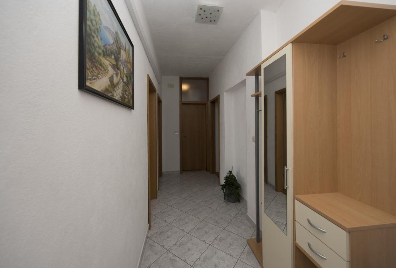 Apartments With A Parking Space Brela, Makarska - 16603 ภายนอก รูปภาพ