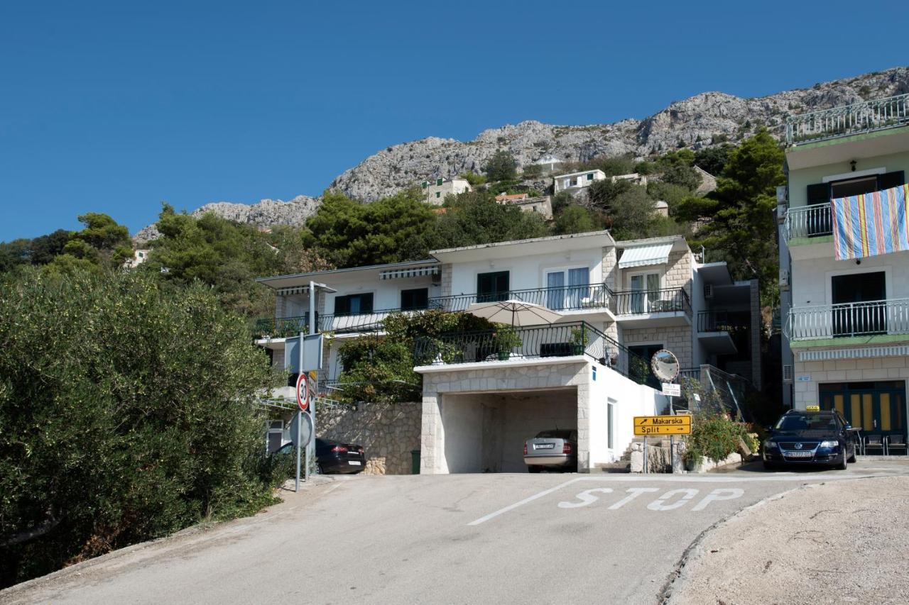 Apartments With A Parking Space Brela, Makarska - 16603 ภายนอก รูปภาพ