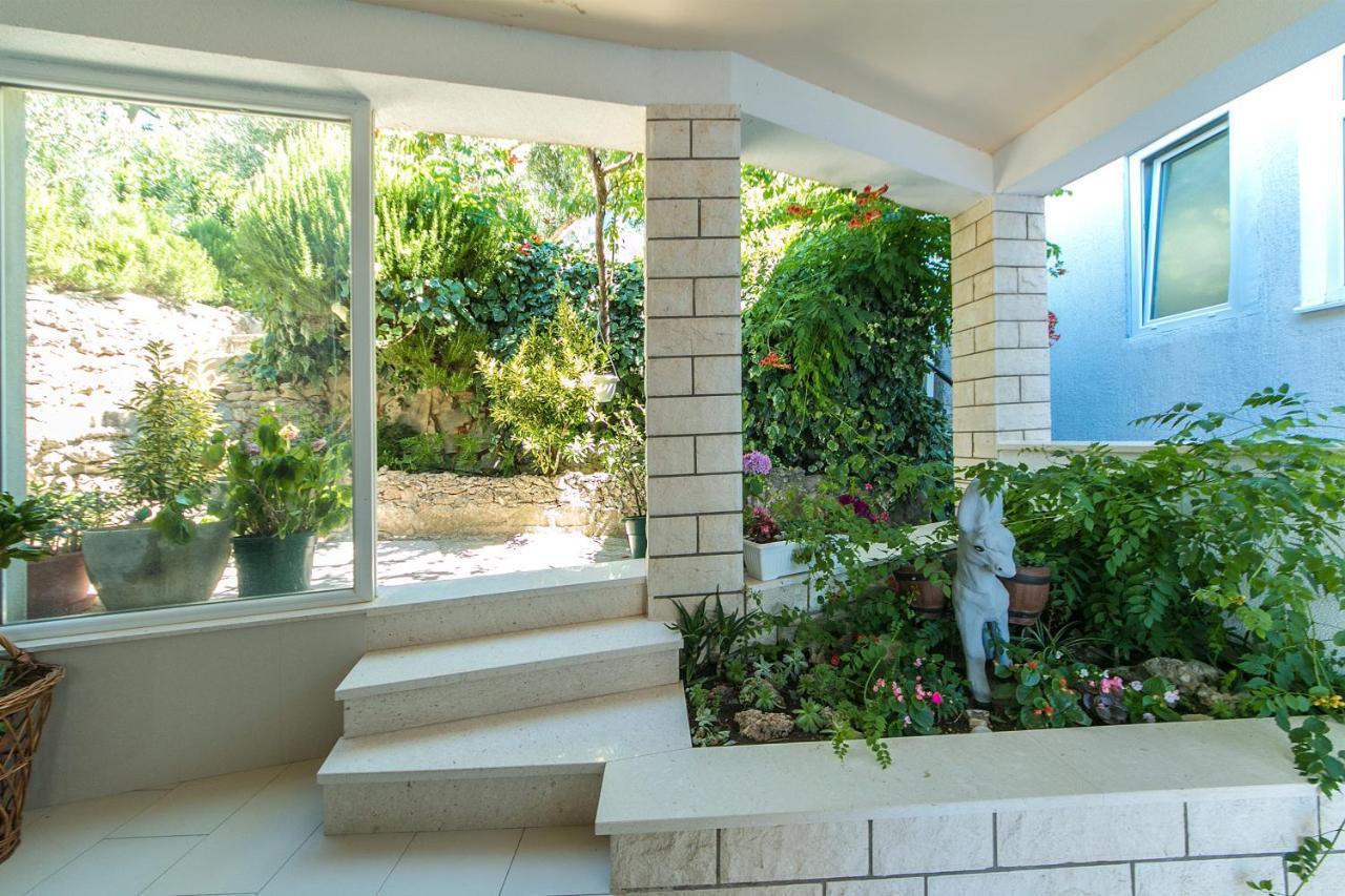 Apartments With A Parking Space Brela, Makarska - 16603 ภายนอก รูปภาพ