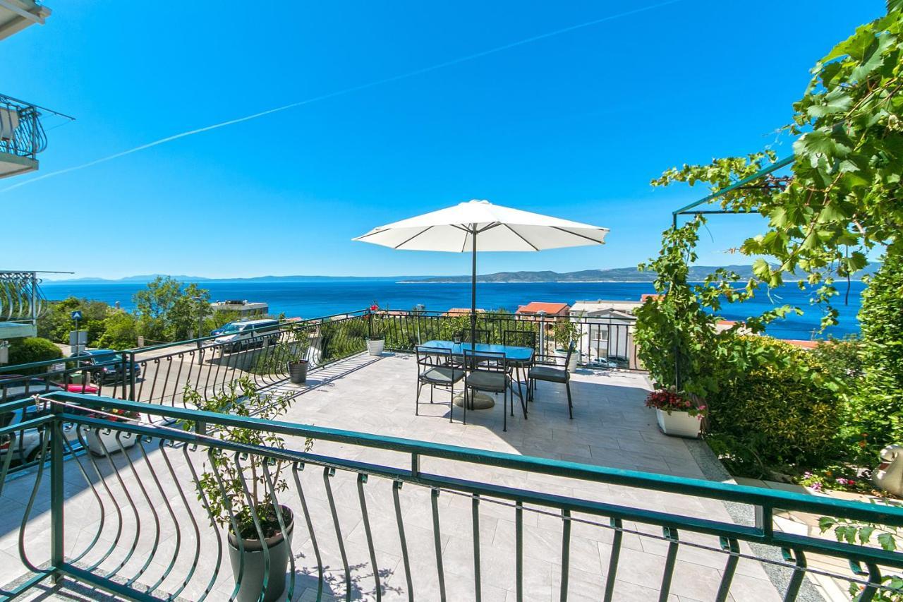 Apartments With A Parking Space Brela, Makarska - 16603 ภายนอก รูปภาพ