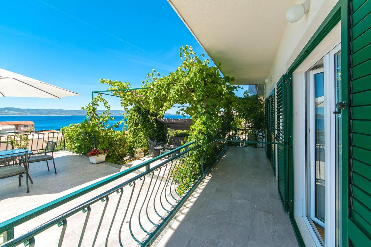 Apartments With A Parking Space Brela, Makarska - 16603 ภายนอก รูปภาพ