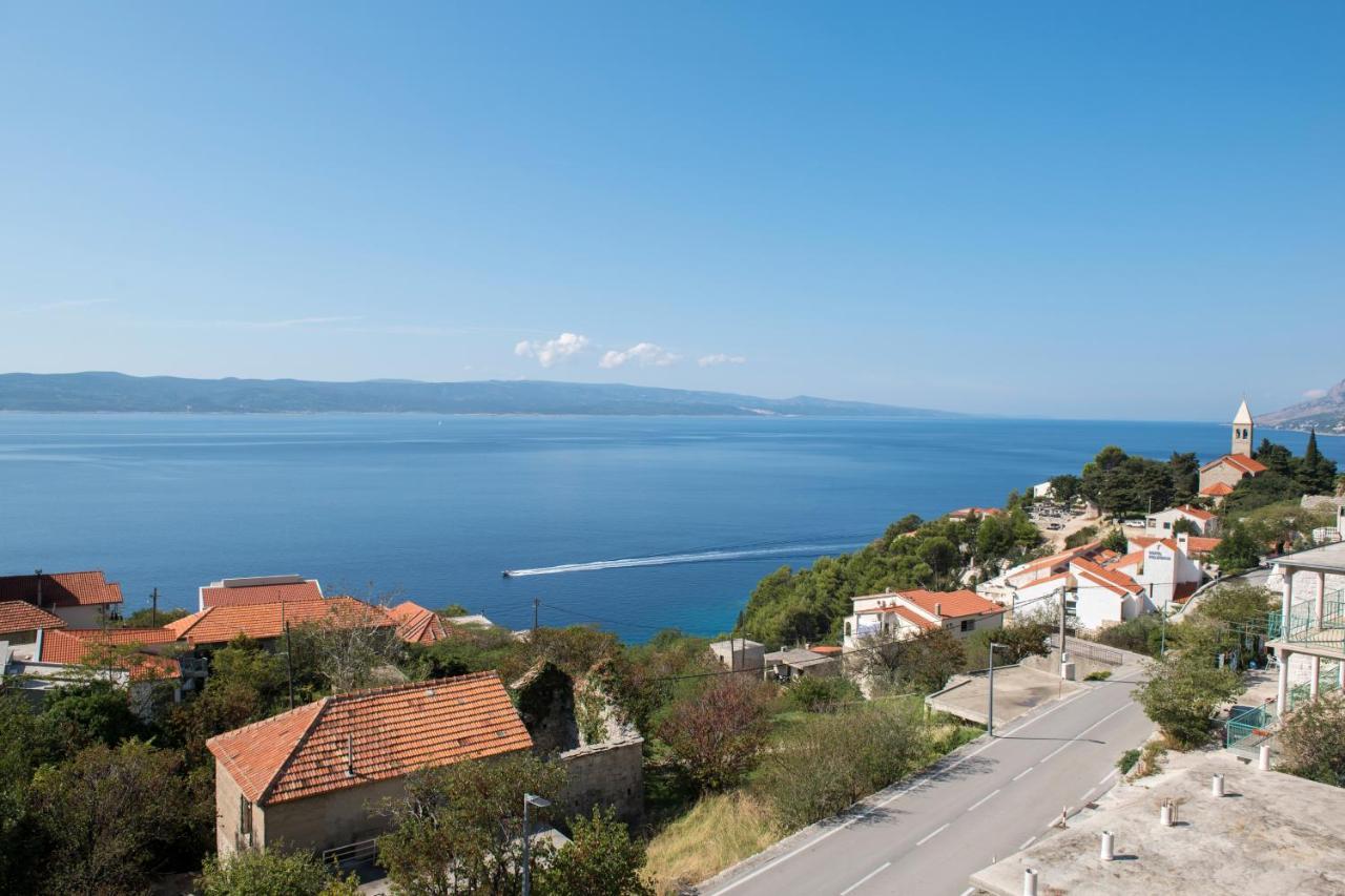 Apartments With A Parking Space Brela, Makarska - 16603 ภายนอก รูปภาพ