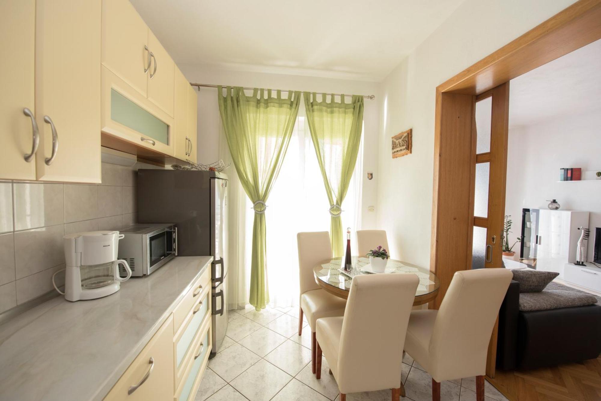 Apartments With A Parking Space Brela, Makarska - 16603 ห้อง รูปภาพ