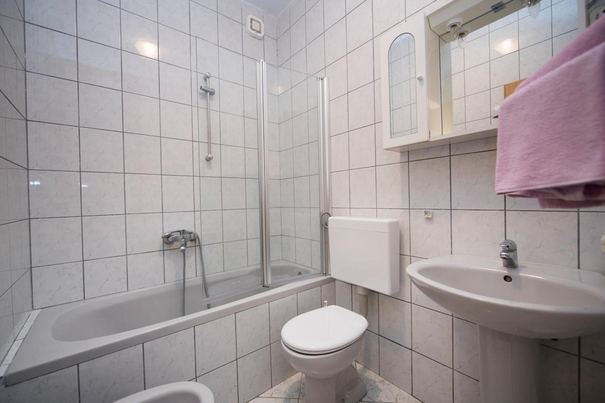 Apartments With A Parking Space Brela, Makarska - 16603 ห้อง รูปภาพ